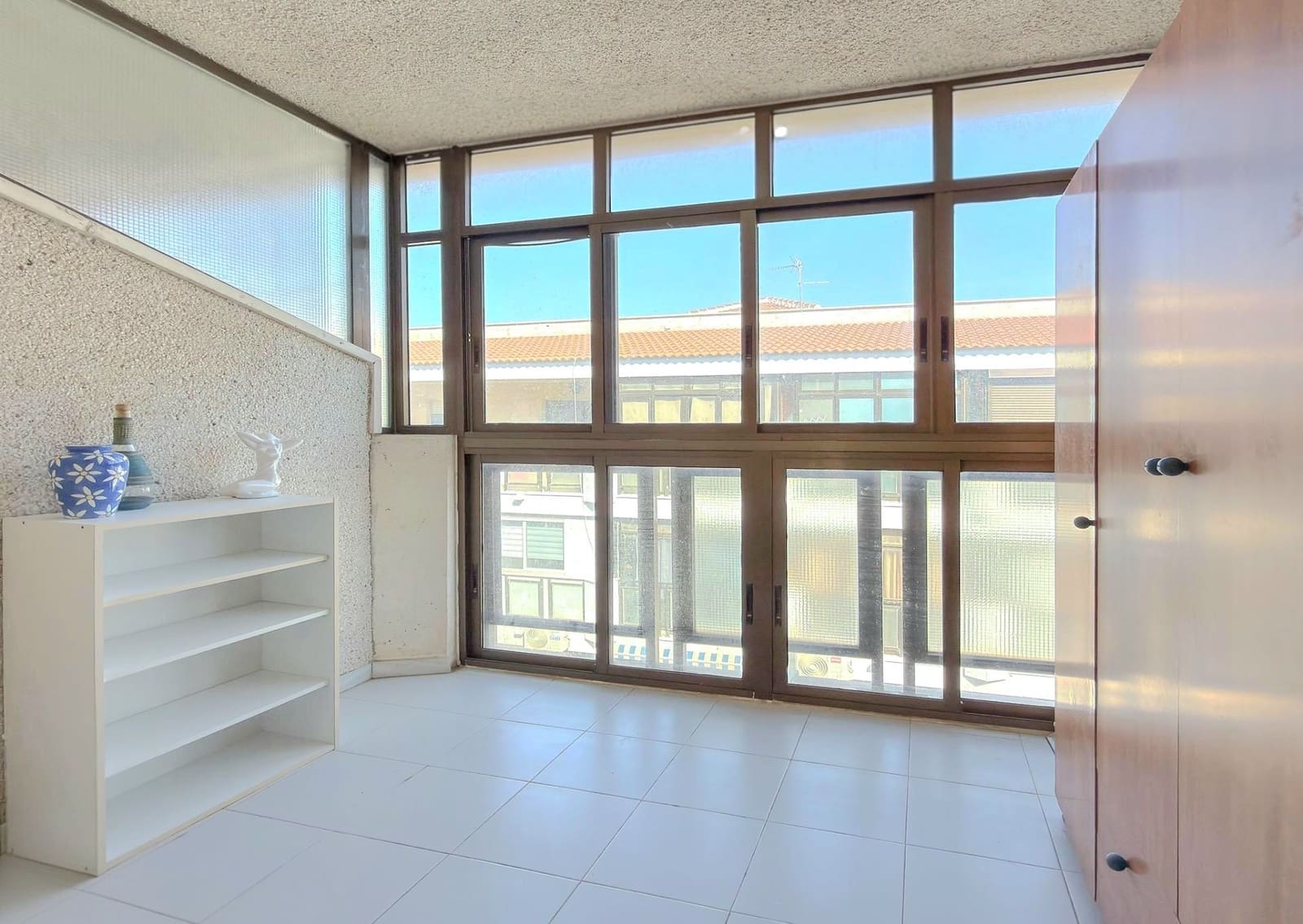 Studio til salgs i Torrevieja med garasje - € 69 900 (Ref: 9912526)