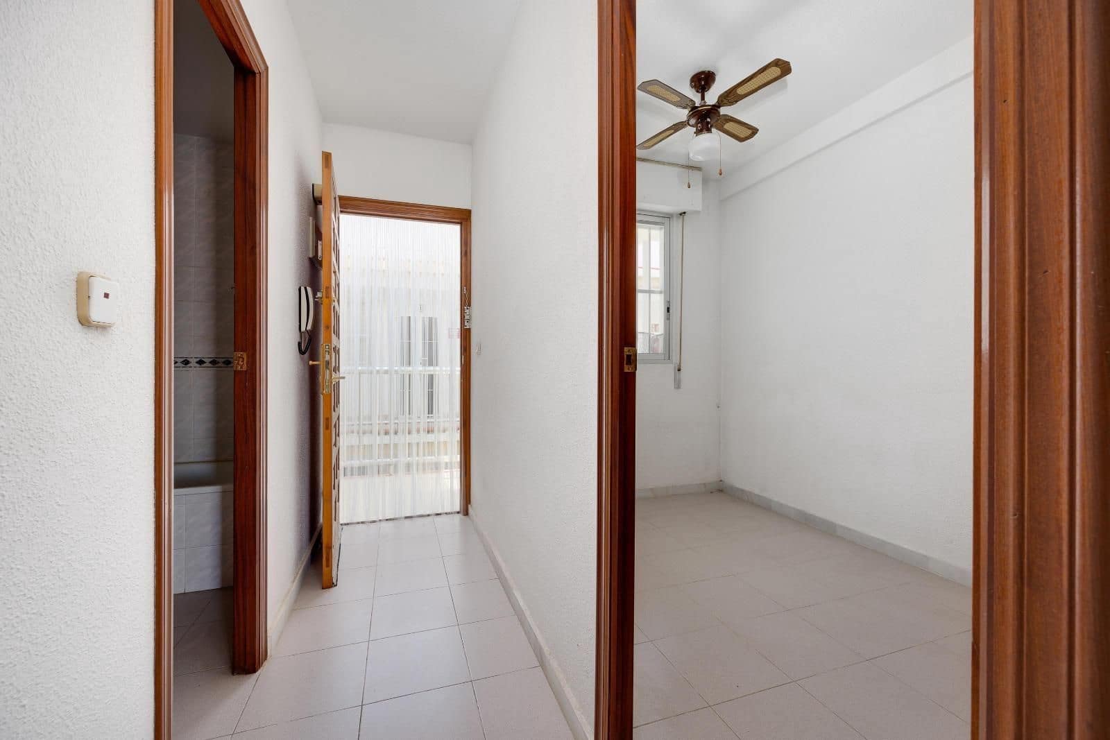 1 bedroom Penthouse for sale in Torrevieja - € 104,970 (Ref: 9916465)