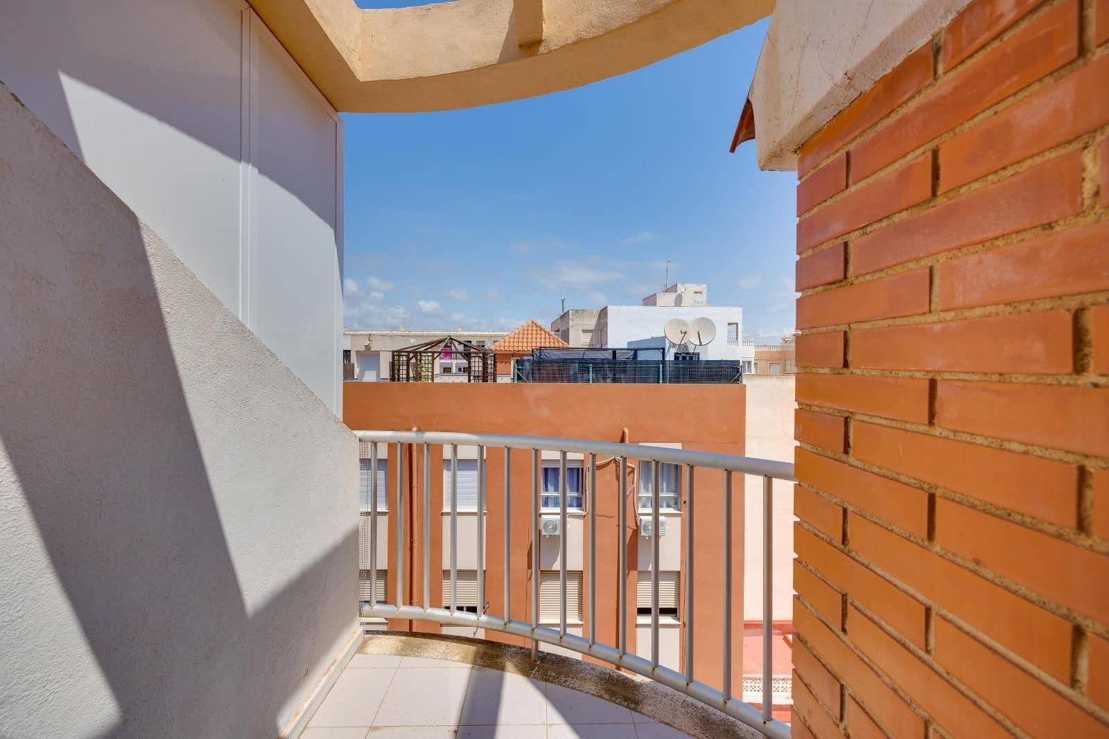 1 bedroom Penthouse for sale in Torrevieja - € 104,970 (Ref: 9916465)