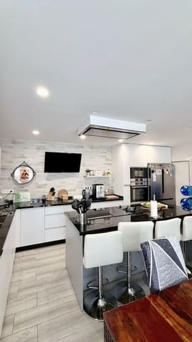 5 soverom Kjedet enebolig til salgs i San Pedro del Pinatar ciudad, San Pedro del Pinatar med garasje - € 269 000 (Ref: 9930118)