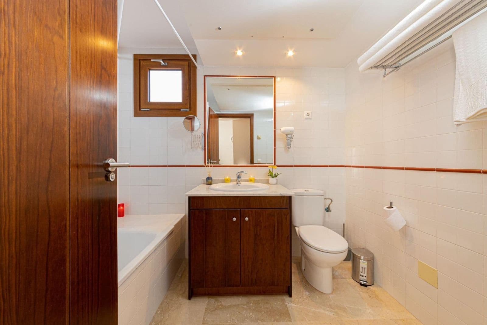 2 bedroom Penthouse for sale in Torrevieja with pool garage - € 276,000 (Ref: 9930134)