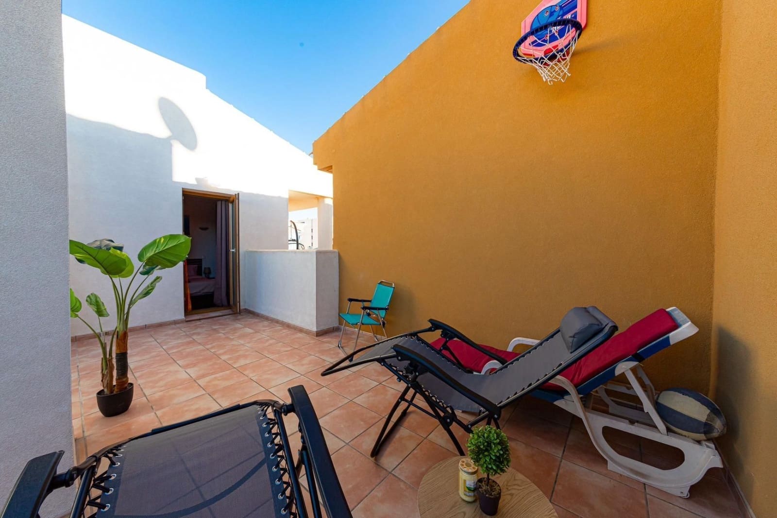 2 bedroom Penthouse for sale in Torrevieja with pool garage - € 276,000 (Ref: 9930134)