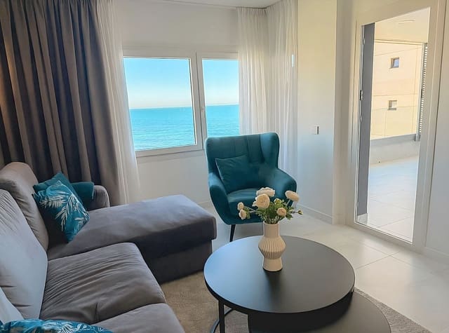 2 chambre Appartement à vendre à Punta Prima, Torrevieja avec piscine garage - 489 000 € (Ref: 9930147)