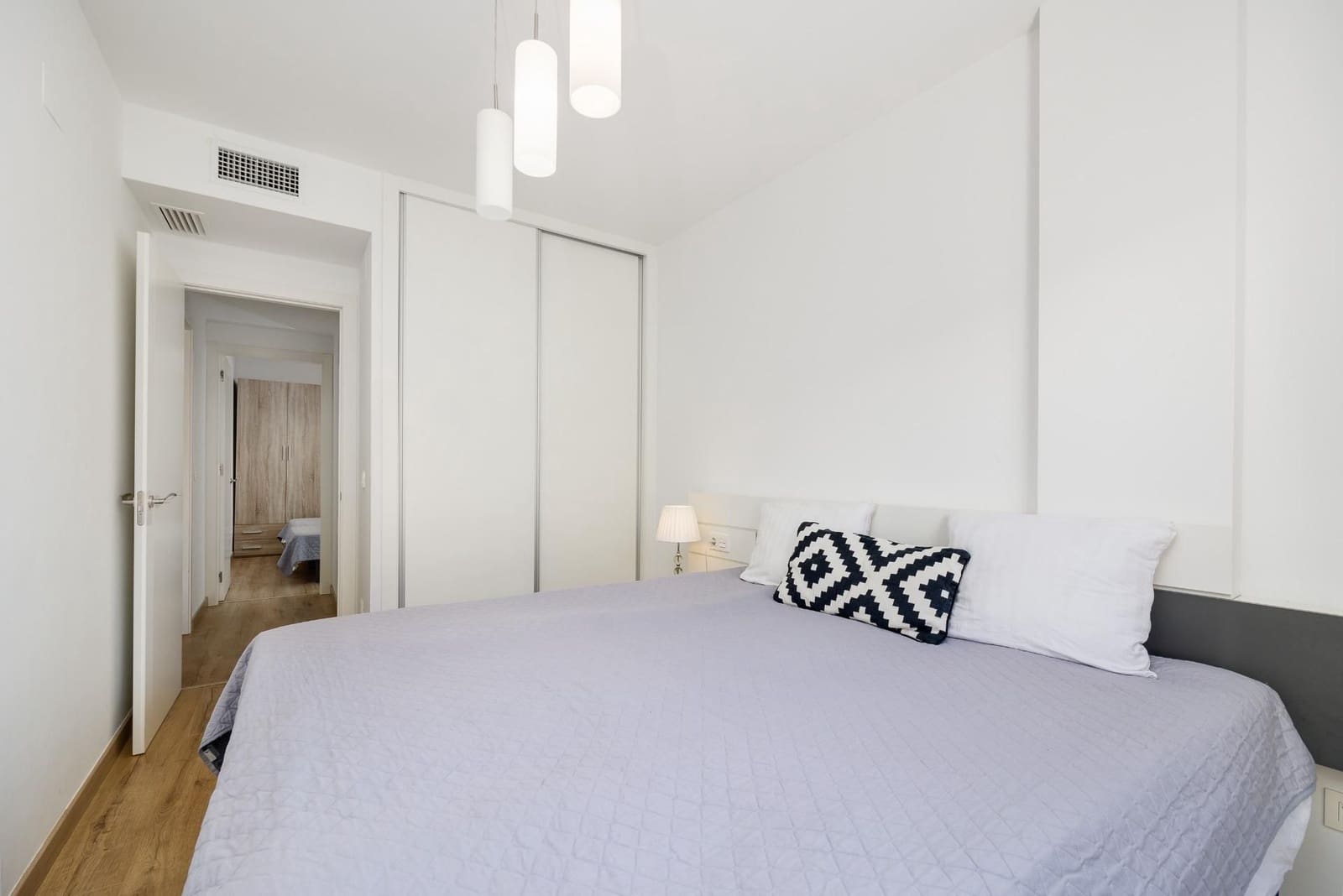 3 sovrum Lägenhet till salu i Torrevieja med garage - 299 000 € (Ref: 9930149)