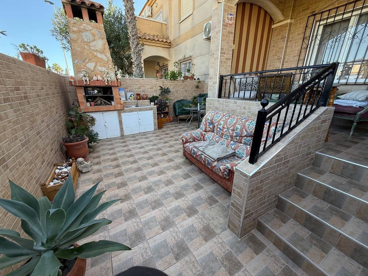 Bungalow de 2 habitaciones en Torrevieja en venta con piscina - 179.000 € (Ref: 9930154)