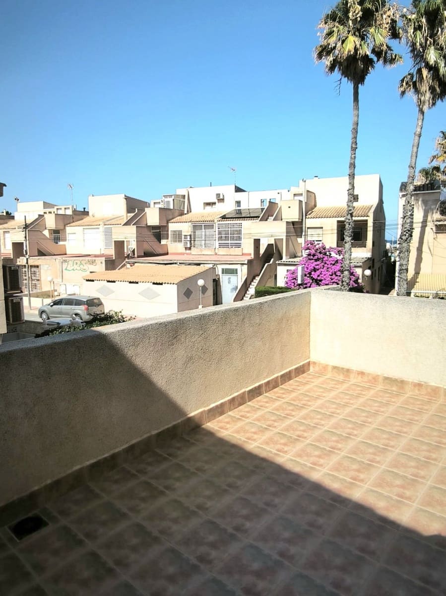 5 quarto Moradia Geminada para venda em Torrevieja com piscina garagem - 320 000 € (Ref: 9937512)