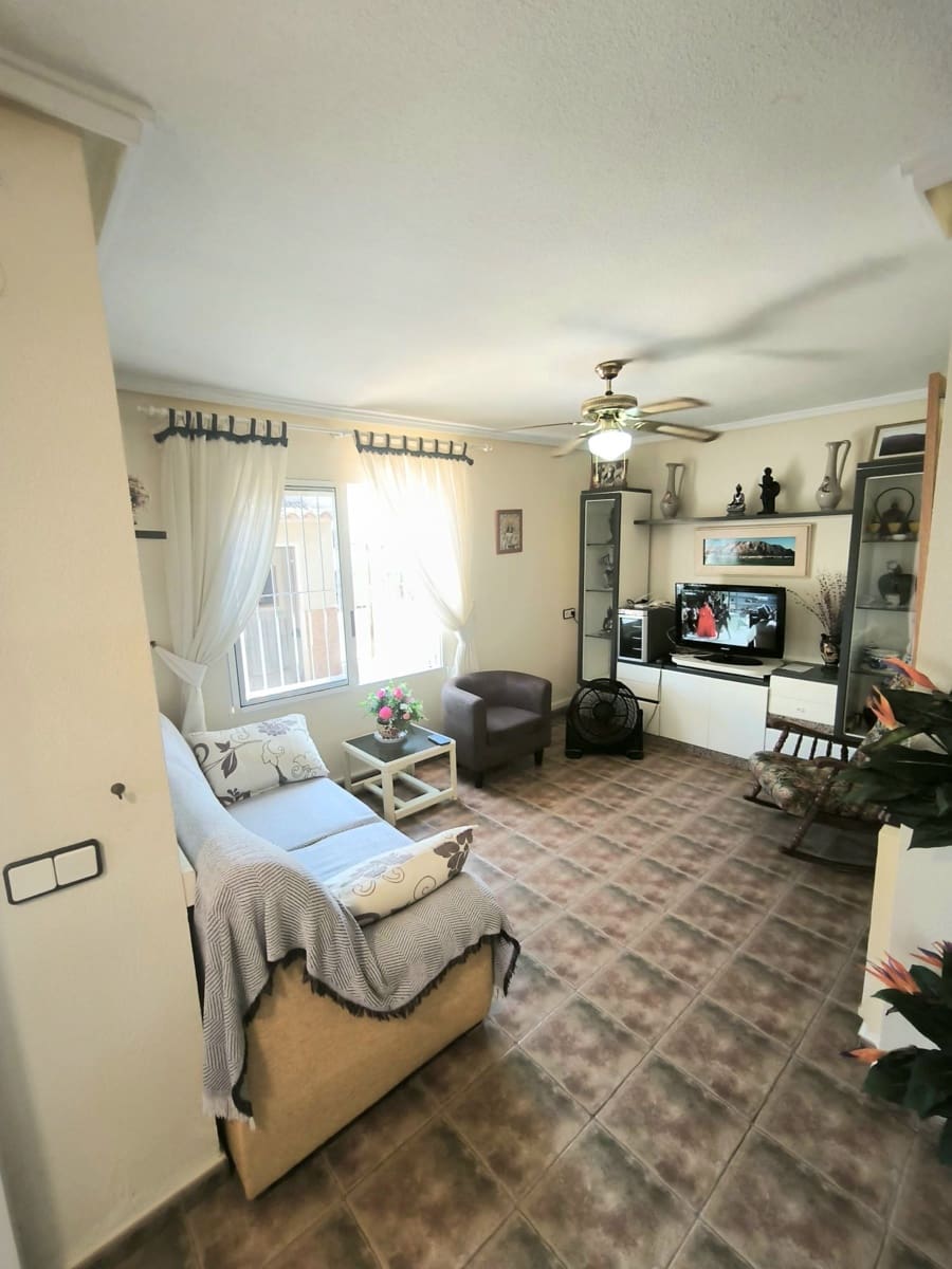 5 quarto Moradia Geminada para venda em Torrevieja com piscina garagem - 320 000 € (Ref: 9937512)