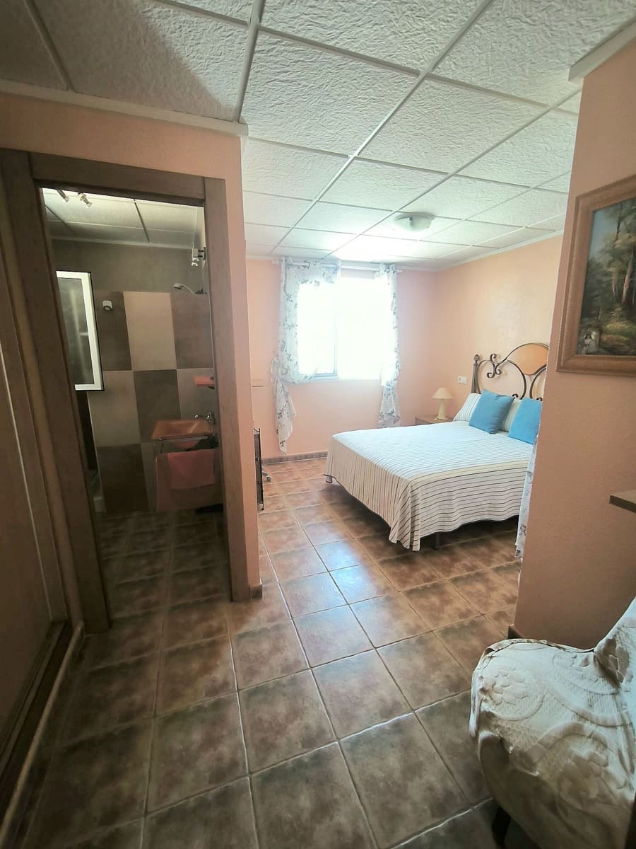 5 quarto Moradia Geminada para venda em Torrevieja com piscina garagem - 320 000 € (Ref: 9937512)
