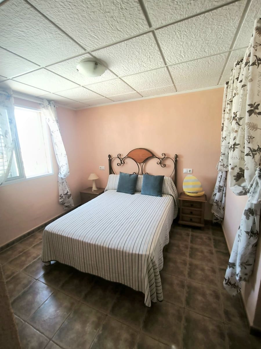 5 quarto Moradia Geminada para venda em Torrevieja com piscina garagem - 320 000 € (Ref: 9937512)