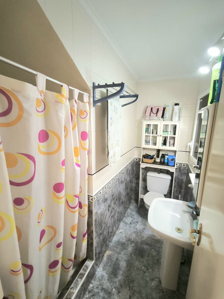 5 quarto Moradia Geminada para venda em Torrevieja com piscina garagem - 320 000 € (Ref: 9937512)