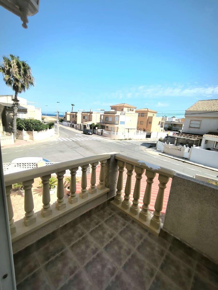 5 quarto Moradia Geminada para venda em Torrevieja com piscina garagem - 320 000 € (Ref: 9937512)