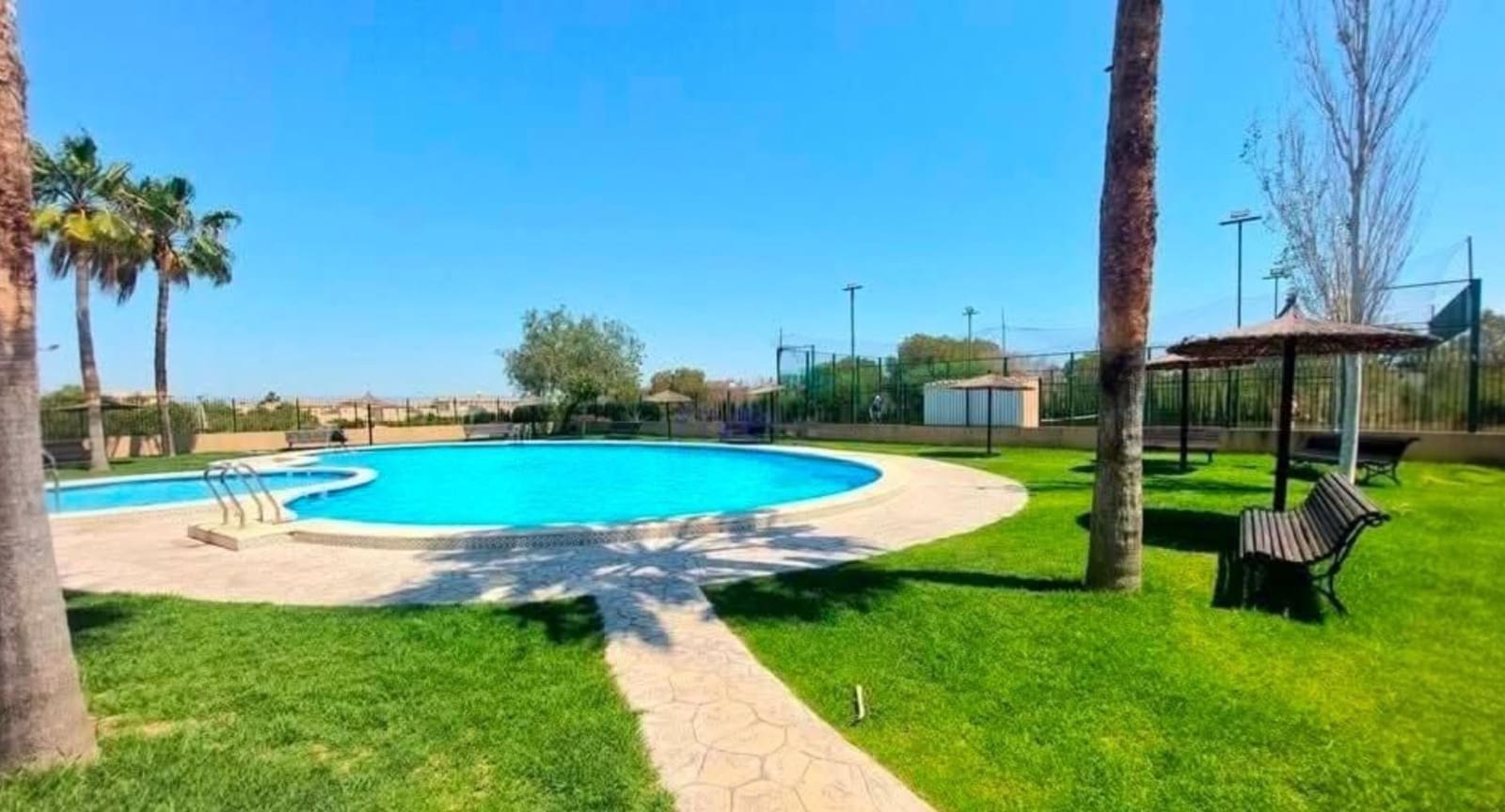 3 Zimmer Doppelhaus zu verkaufen in Orihuela Costa mit Pool Garage - 229.000 € (Ref: 9937513)