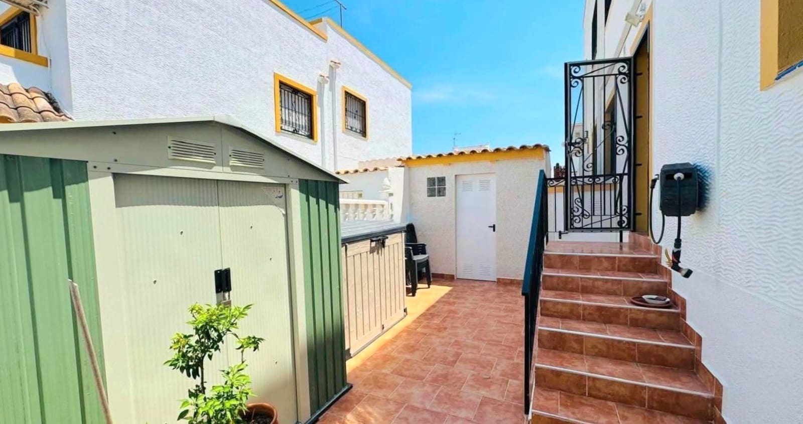 3 Zimmer Doppelhaus zu verkaufen in Orihuela Costa mit Pool Garage - 229.000 € (Ref: 9937513)