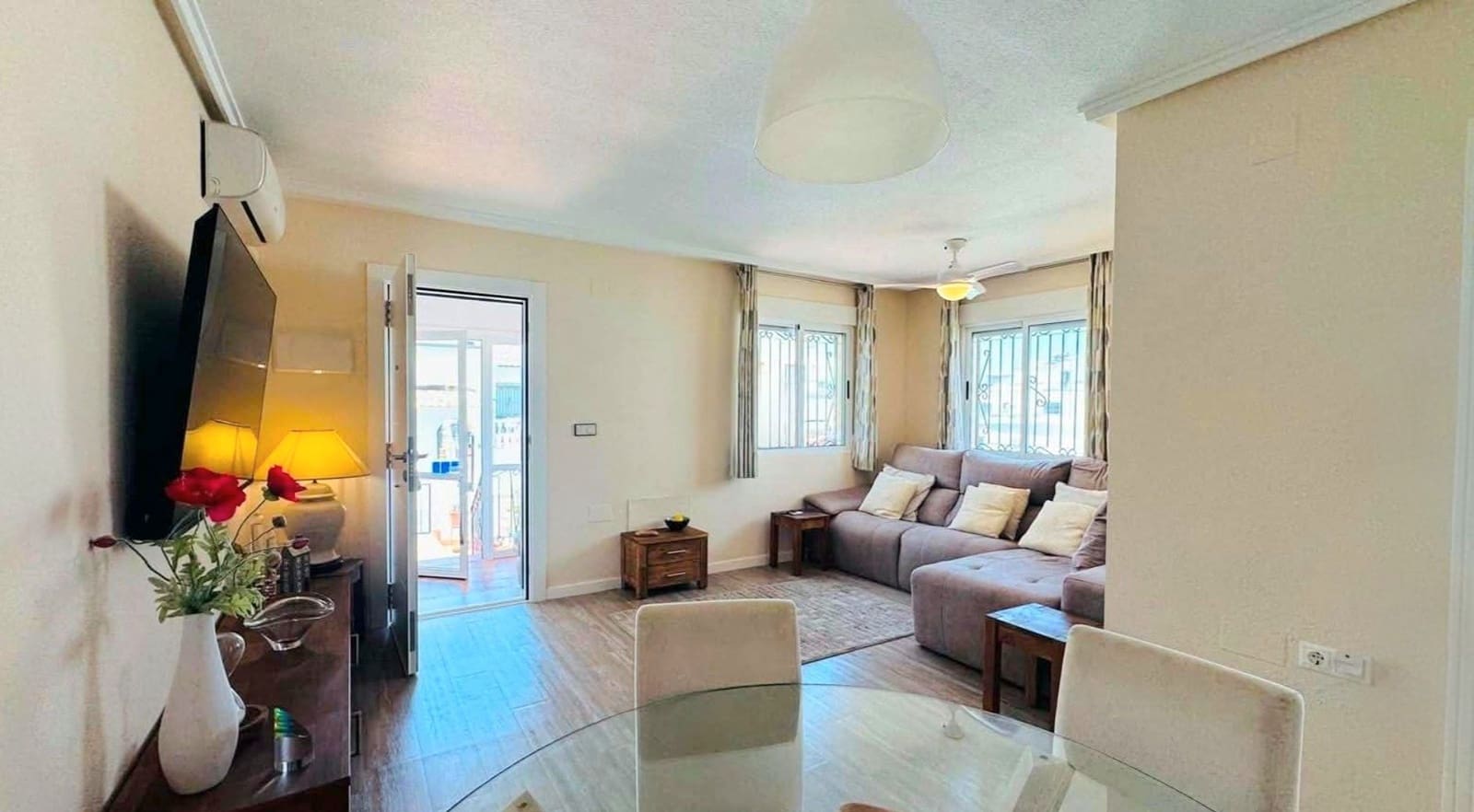 3 Zimmer Doppelhaus zu verkaufen in Orihuela Costa mit Pool Garage - 229.000 € (Ref: 9937513)