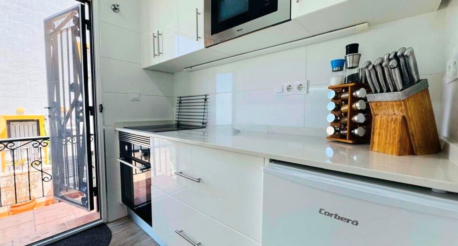 3 Zimmer Doppelhaus zu verkaufen in Orihuela Costa mit Pool Garage - 229.000 € (Ref: 9937513)