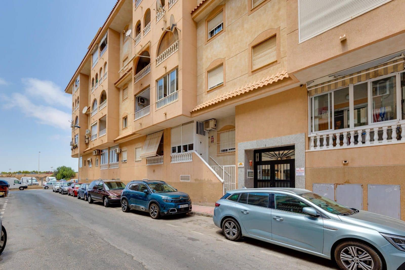2 bedroom Apartment for sale in Torrevieja - € 129,969 (Ref: 9945120)