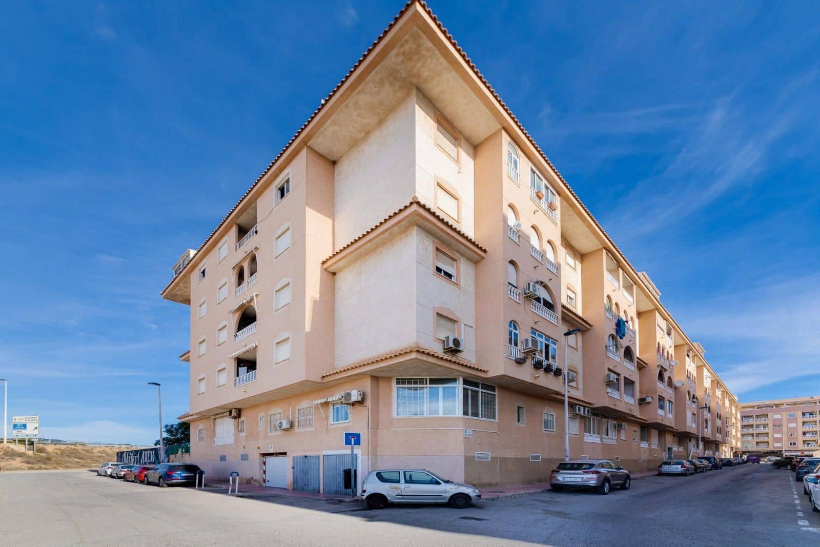2 bedroom Apartment for sale in Torrevieja - € 129,969 (Ref: 9945120)