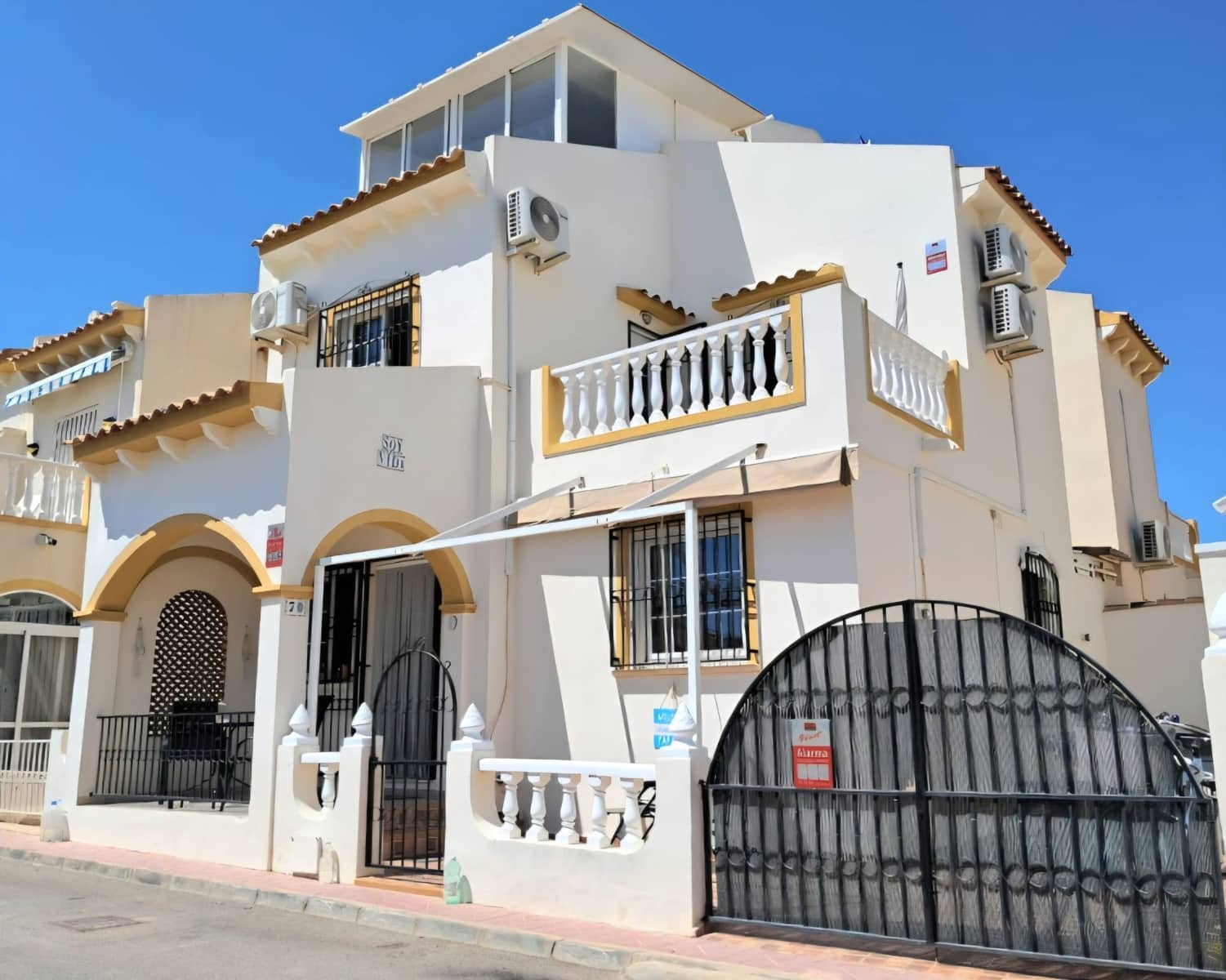 3 quarto Moradia Geminada para venda em Orihuela Costa com piscina garagem - 242 900 € (Ref: 9953749)