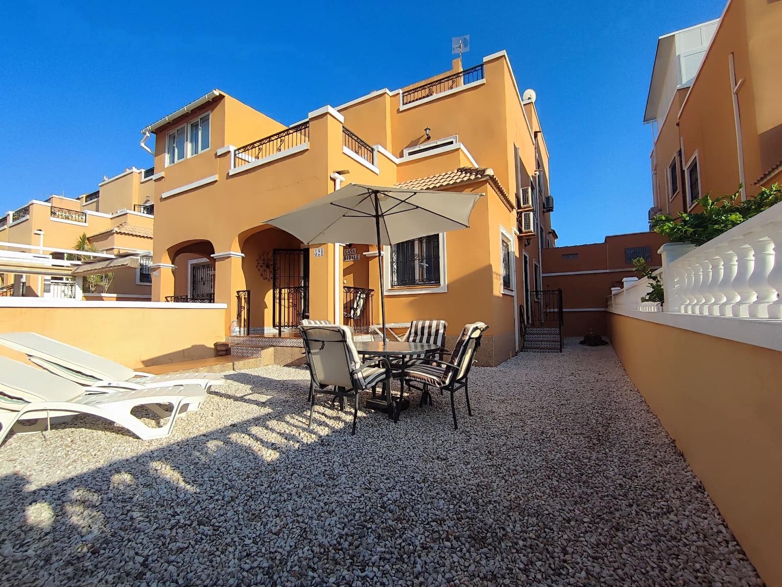 3 bedroom Semi-detached Villa for sale in Orihuela Costa with pool garage - € 215,000 (Ref: 9959213)