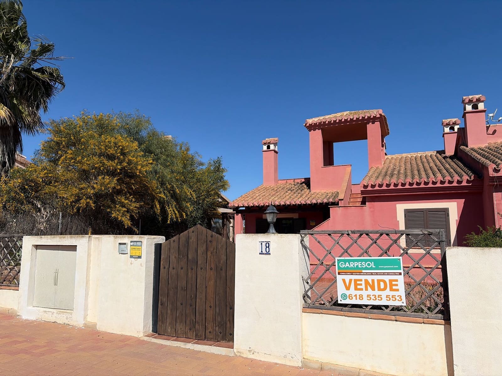 2 bedroom Villa for sale in Hacienda del Alamo with pool garage - € 199,900 (Ref: 9777007)