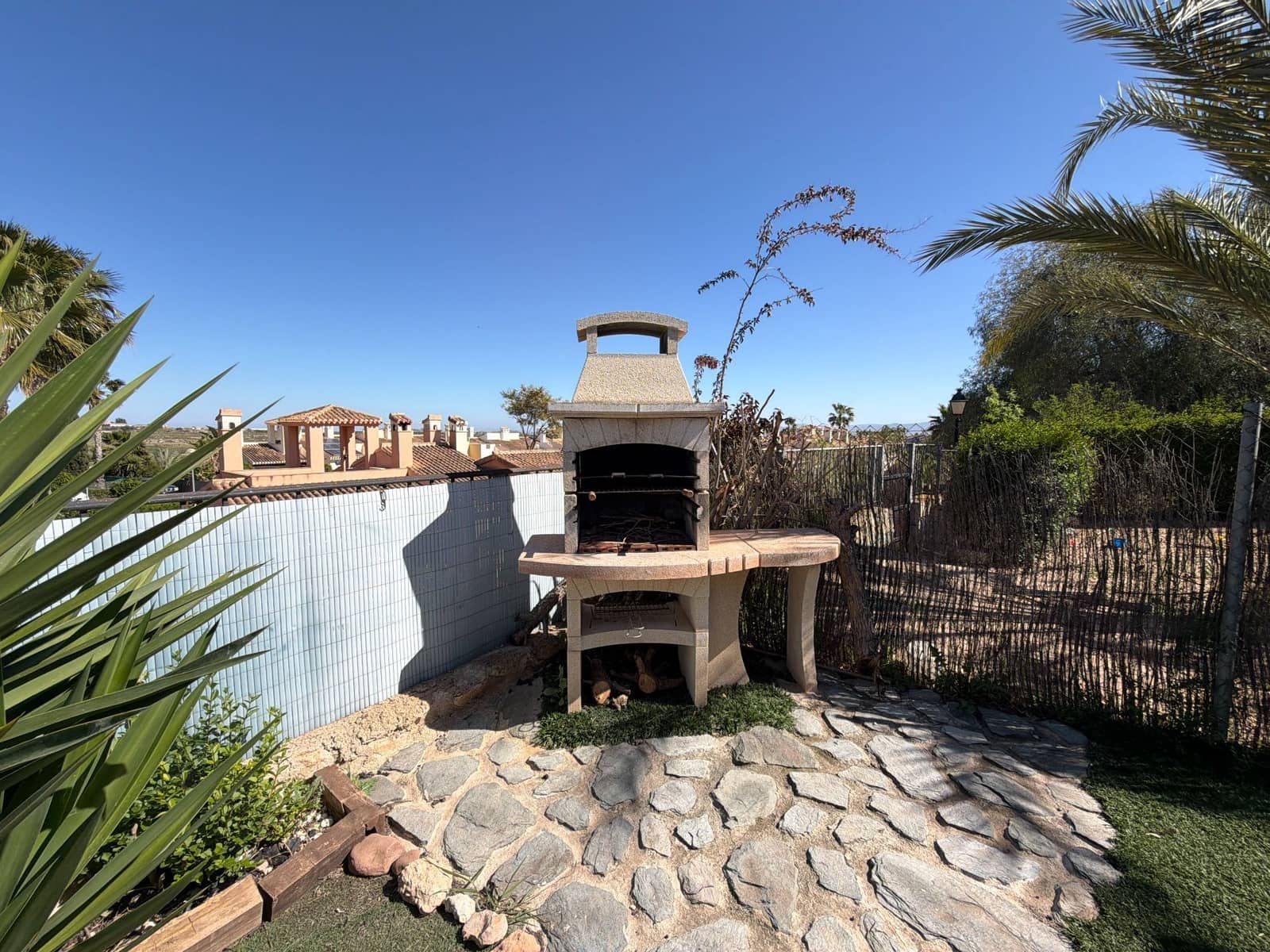 2 bedroom Villa for sale in Hacienda del Alamo with pool garage - € 199,900 (Ref: 9777007)