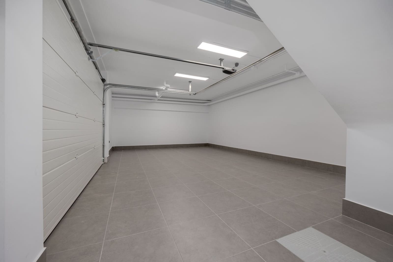 3 sypialnia Dom blizniak na sprzedaż w Torrevieja z basenem garażem - 595 000 € (Ref: 9777010)