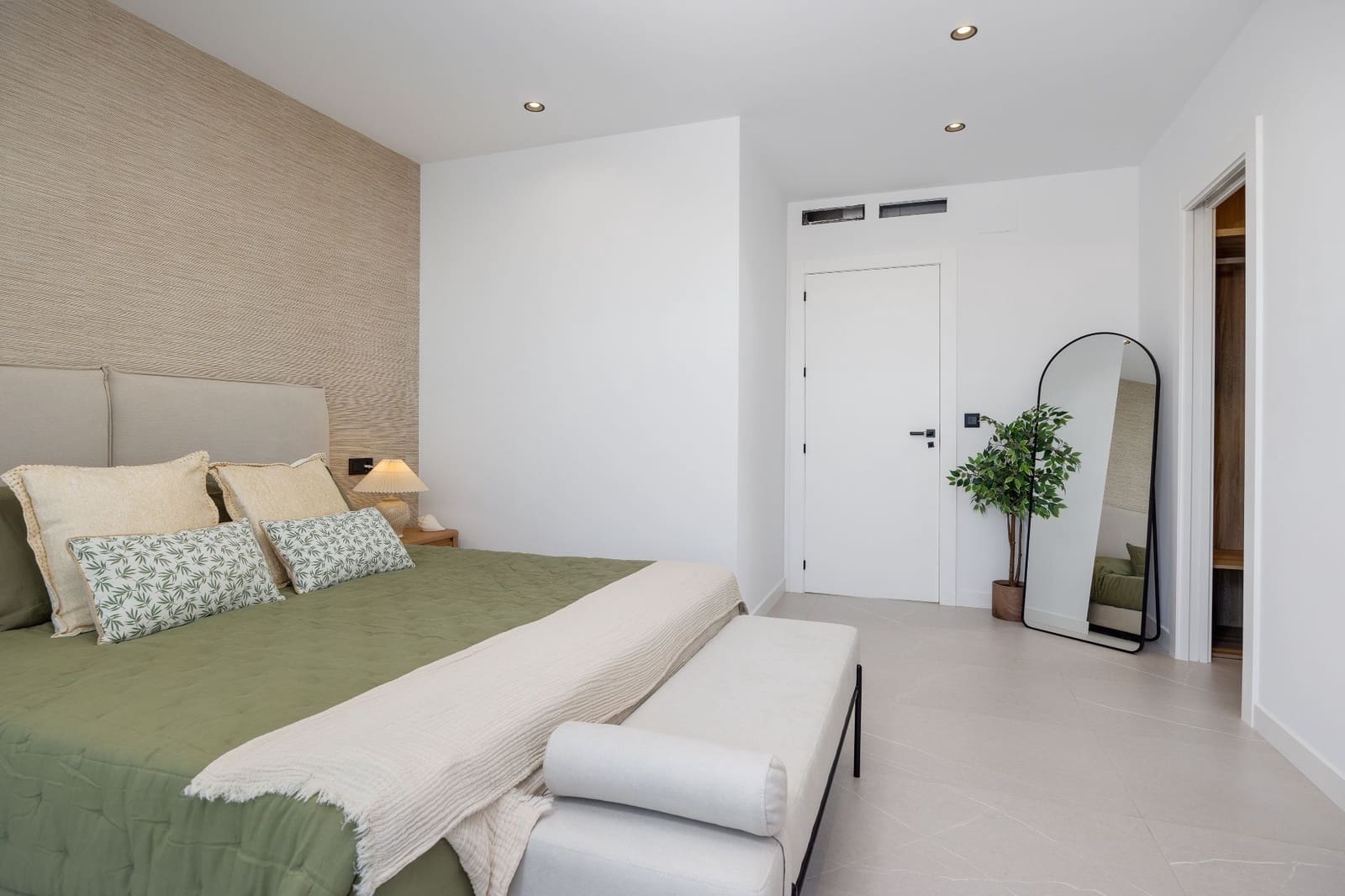 3 sypialnia Dom blizniak na sprzedaż w Torrevieja z basenem garażem - 595 000 € (Ref: 9777010)