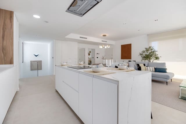 4 soverom Villa til salgs i Los Alcázares med svømmebasseng garasje - € 695 000 (Ref: 9777013)