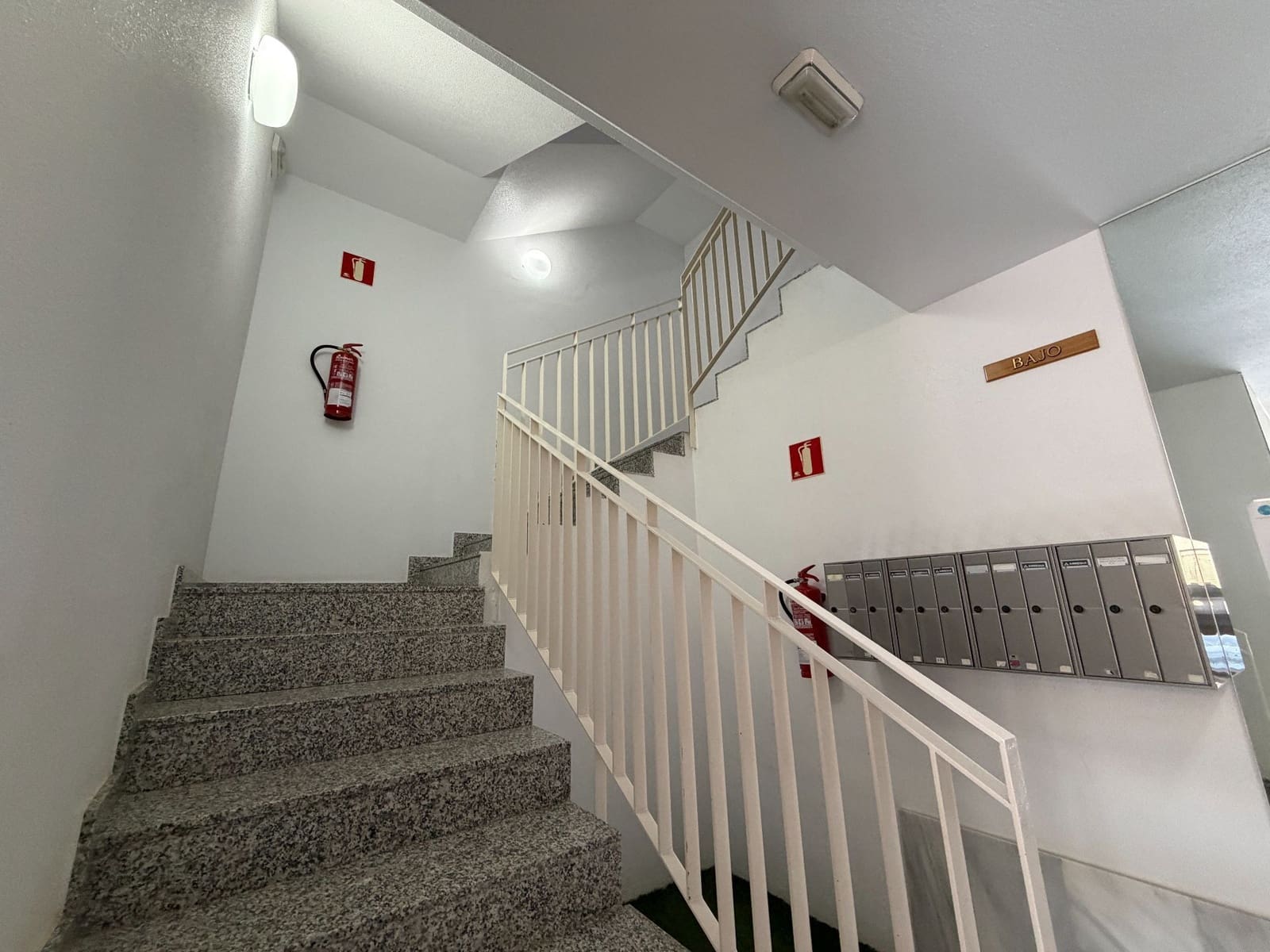 3 bedroom Flat for sale in Murcia city with garage - € 100,000 (Ref: 9777018)