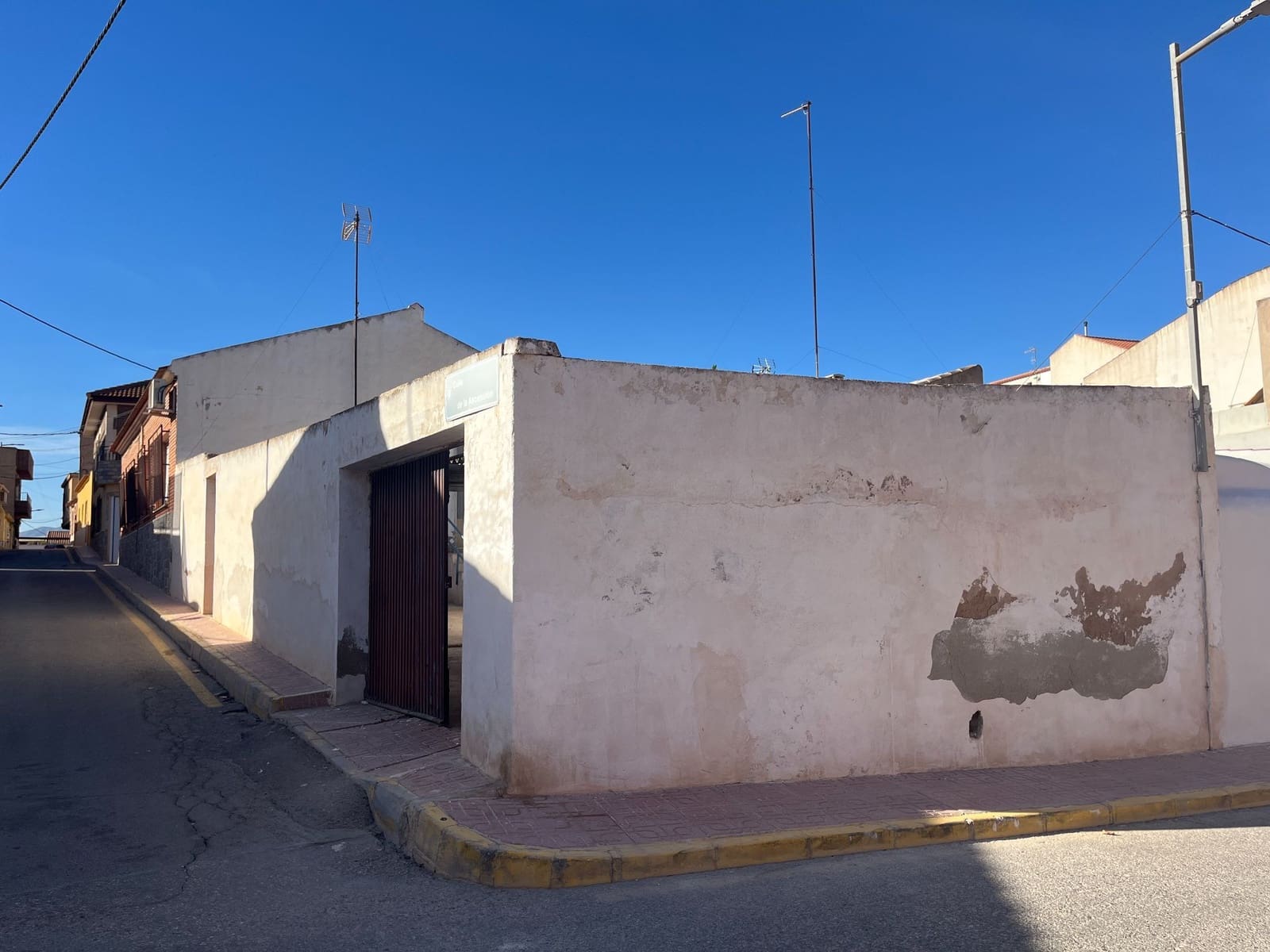 4 bedroom Villa for sale in Fuente Alamo de Murcia with garage - € 133,500 (Ref: 9777057)