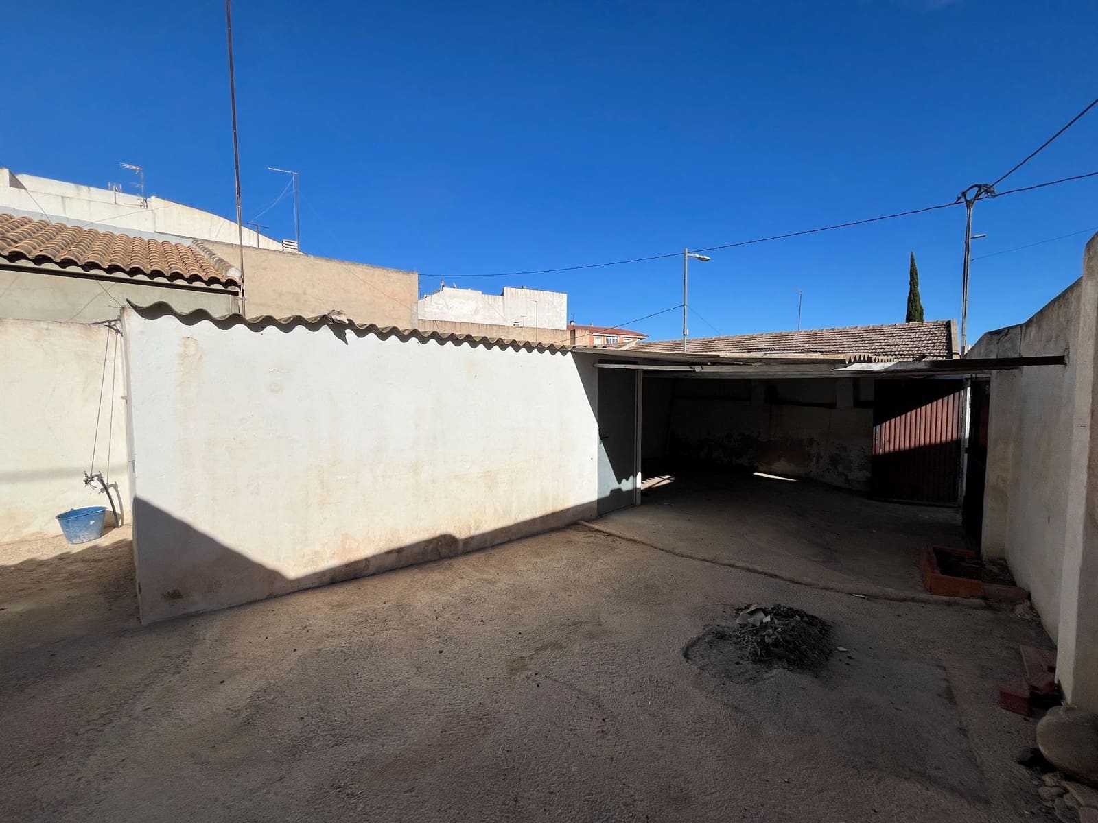 4 bedroom Villa for sale in Fuente Alamo de Murcia with garage - € 133,500 (Ref: 9777057)