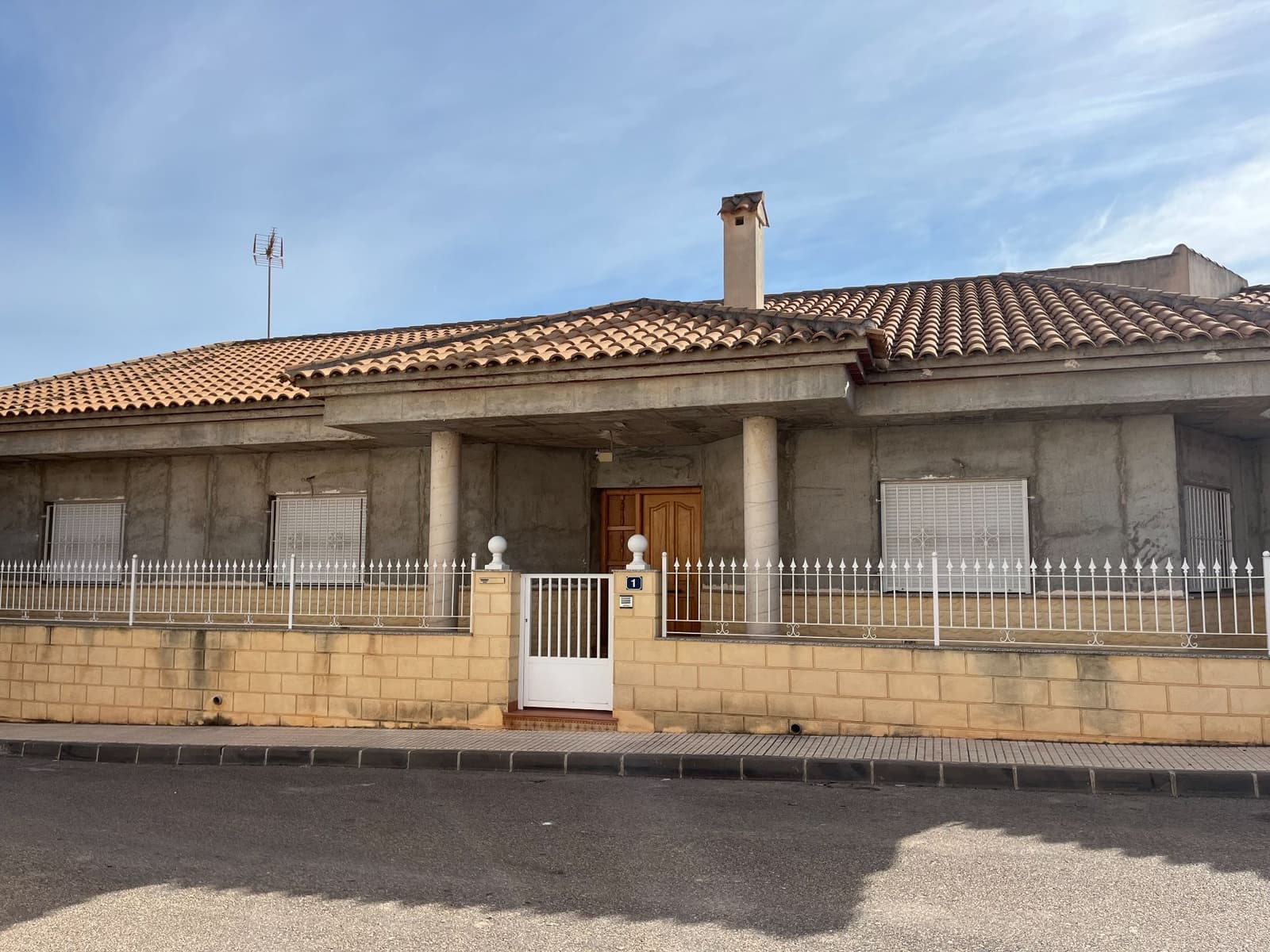 3 bedroom Villa for sale in Los Canovas with garage - € 140,000 (Ref: 9777062)