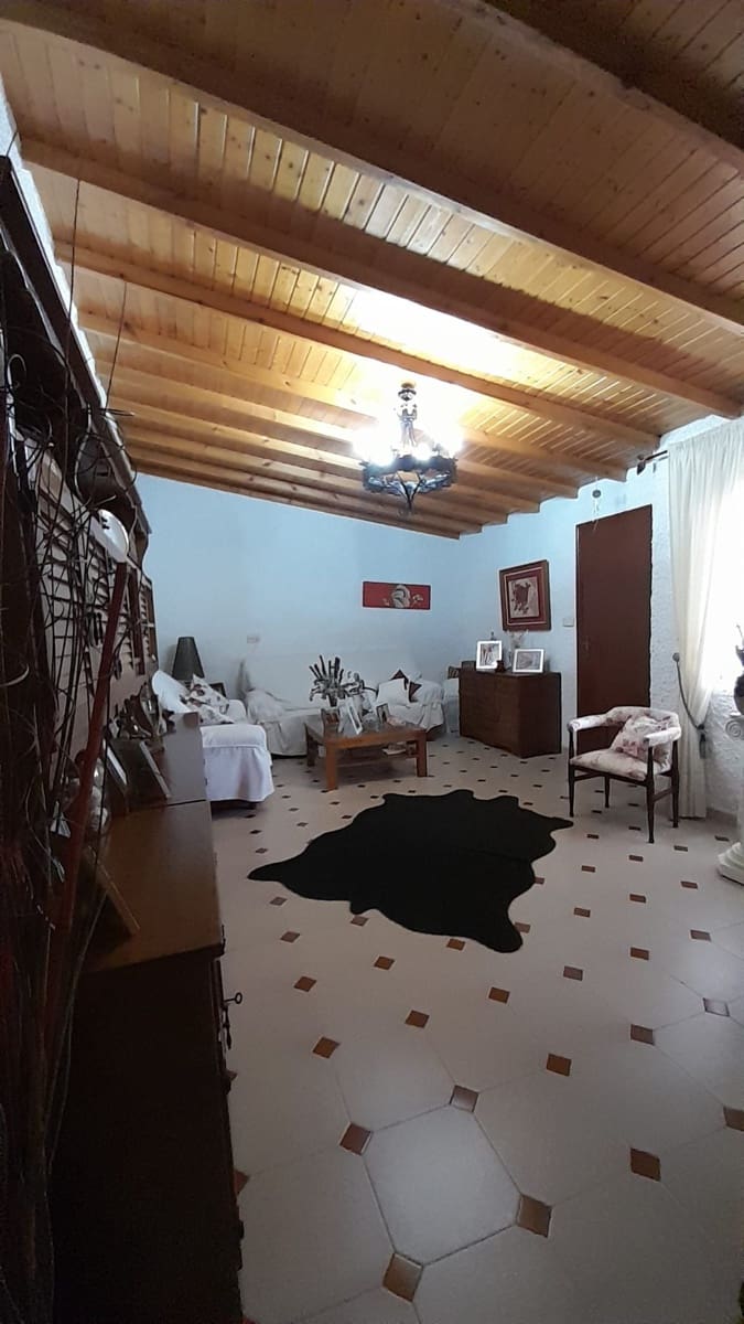 6 bedroom Villa for sale in Los Canovas with pool - € 168,000 (Ref: 9777069)