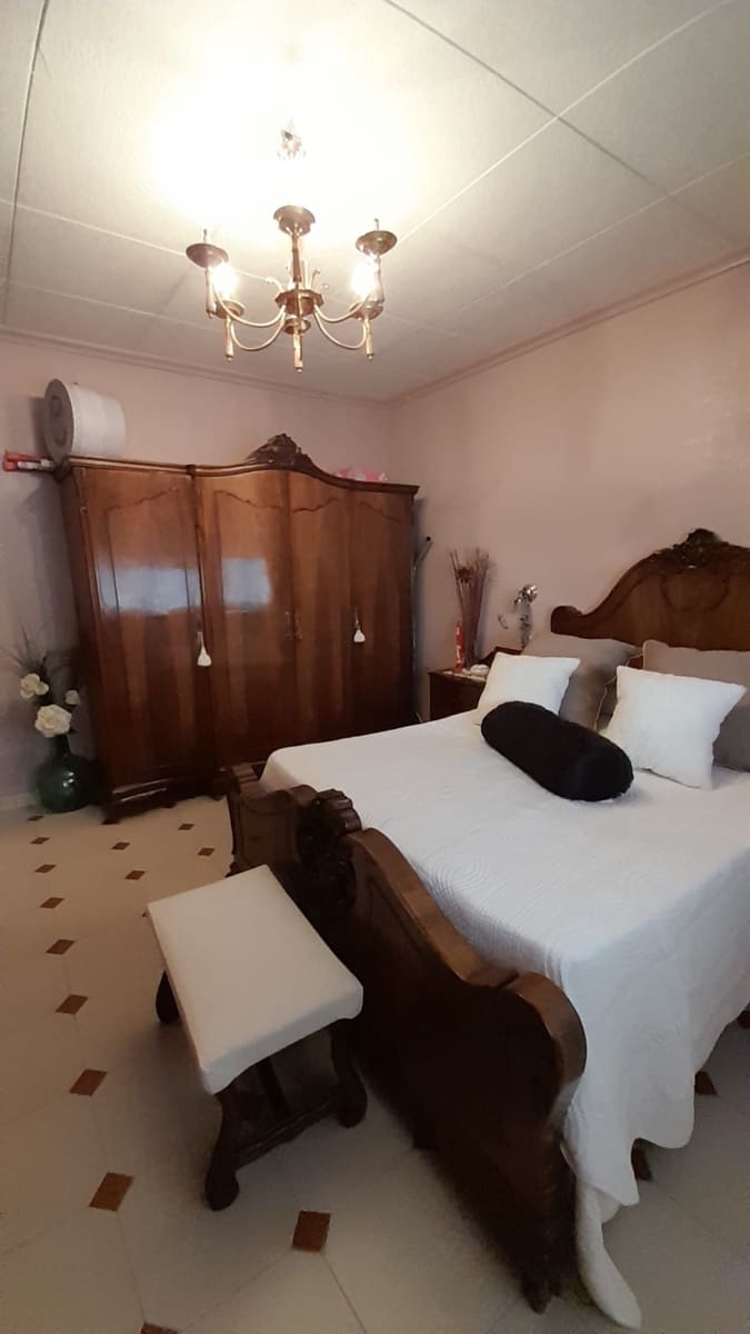 6 bedroom Villa for sale in Los Canovas with pool - € 168,000 (Ref: 9777069)