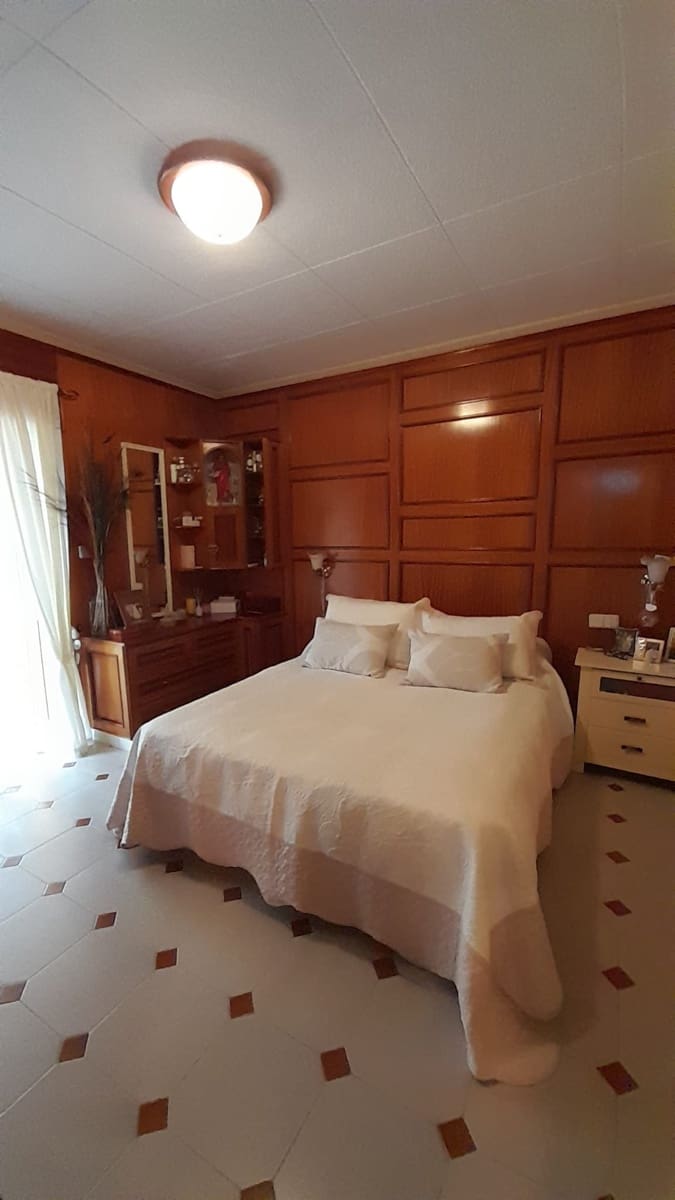 6 bedroom Villa for sale in Los Canovas with pool - € 168,000 (Ref: 9777069)