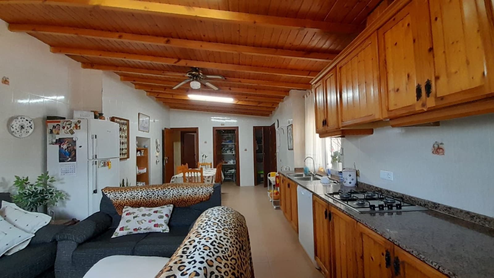 6 bedroom Villa for sale in Los Canovas with pool - € 168,000 (Ref: 9777069)