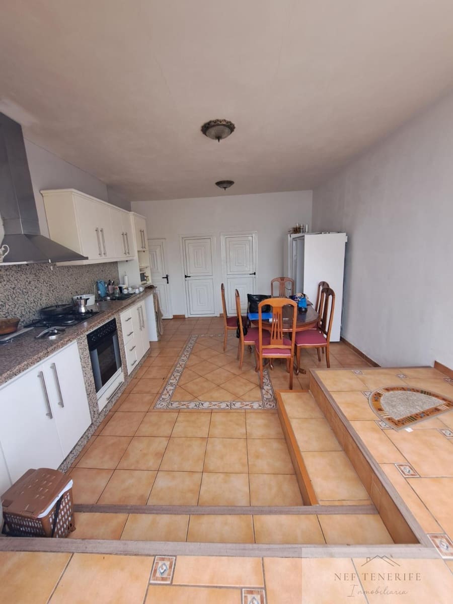 4 chambre Maison de Ville à vendre à San Isidro de Abona - 330 000 € (Ref: 9879258)