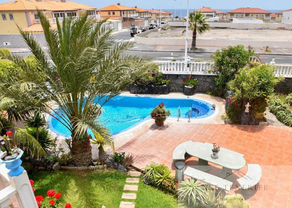 15 soveværelse Villa til salg i El Medano med swimmingpool - € 1.750.000 (Ref: 9879262)