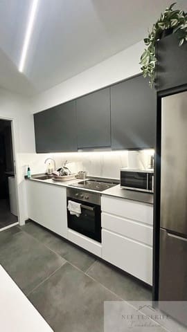 2 chambre Appartement à vendre à Playa de las Americas, Arona - 230 000 € (Ref: 9879266)