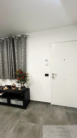 2 chambre Appartement à vendre à Playa de las Americas, Arona - 230 000 € (Ref: 9879266)