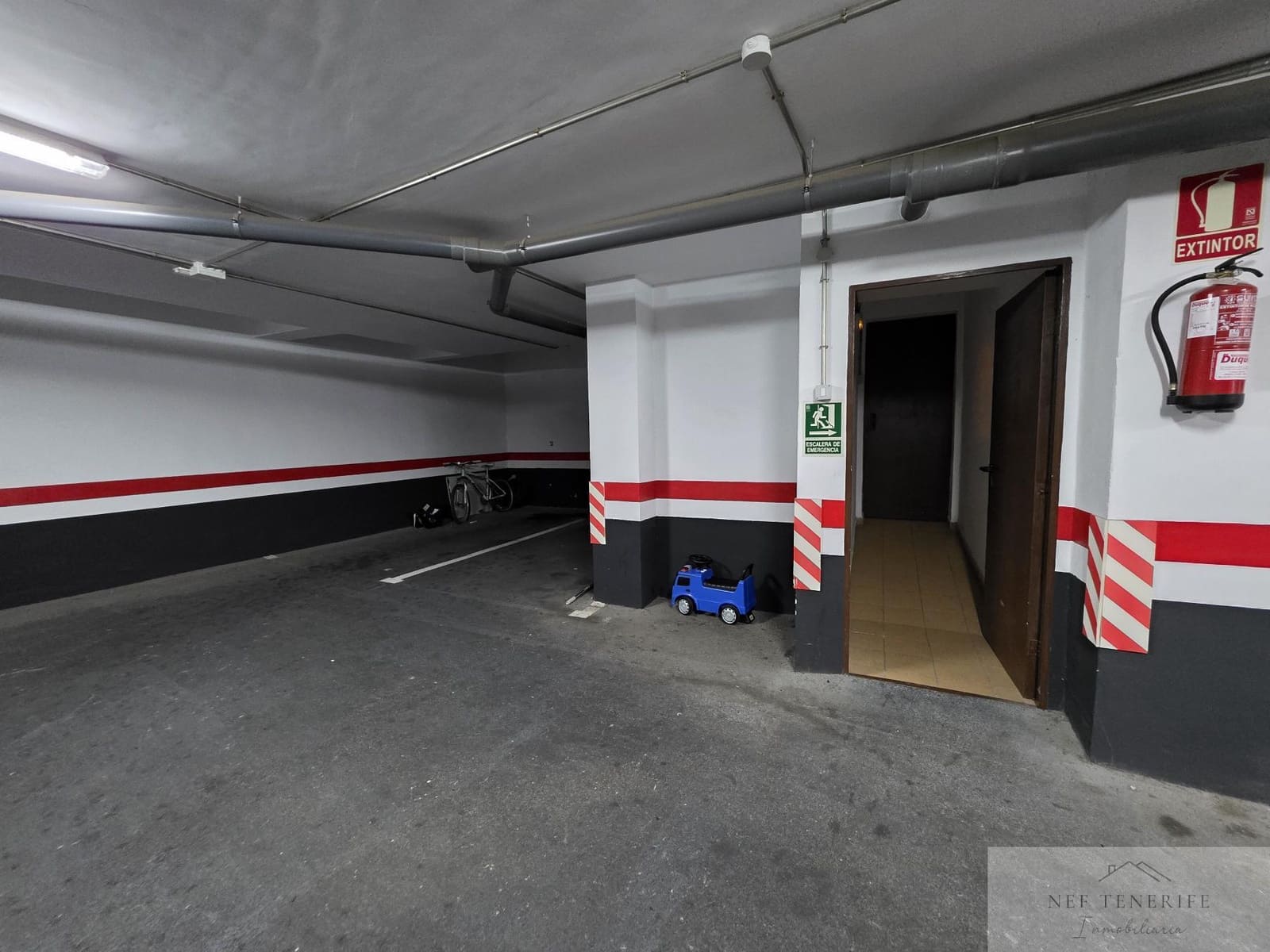 Garage til salg i Granadilla de Abona - € 78.000 (Ref: 9879267)