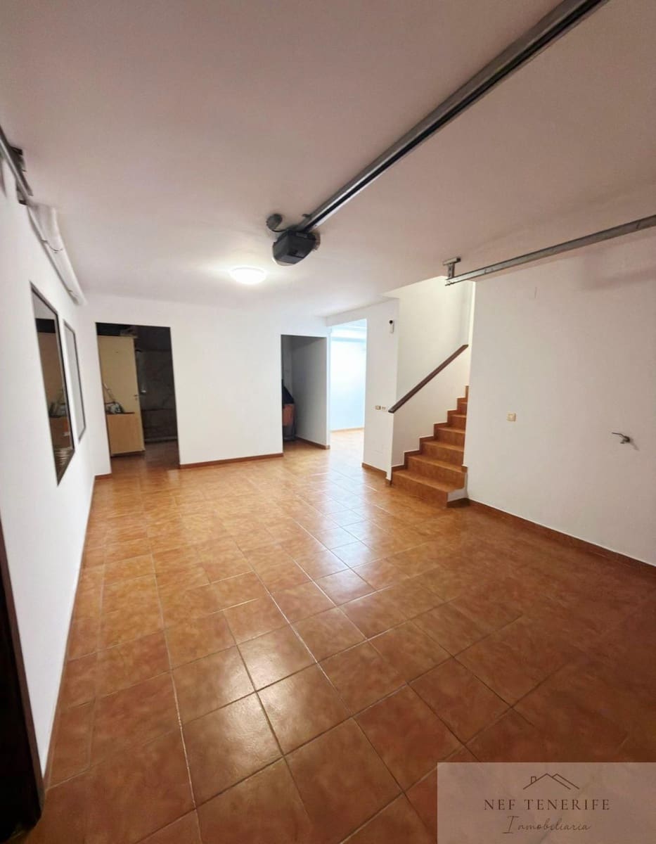 3 soveværelse Semi-Rækkehus til salg i El Medano med garage - € 570.000 (Ref: 9879273)
