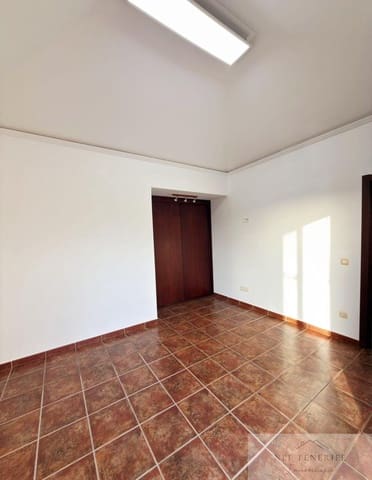 3 soveværelse Semi-Rækkehus til salg i El Medano, Granadilla de Abona med garage - € 570.000 (Ref: 9879273)