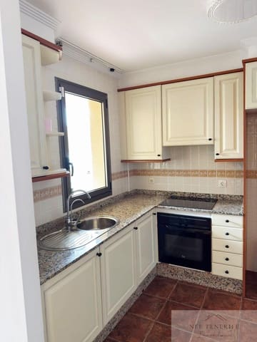 3 soveværelse Semi-Rækkehus til salg i El Medano, Granadilla de Abona med garage - € 570.000 (Ref: 9879273)