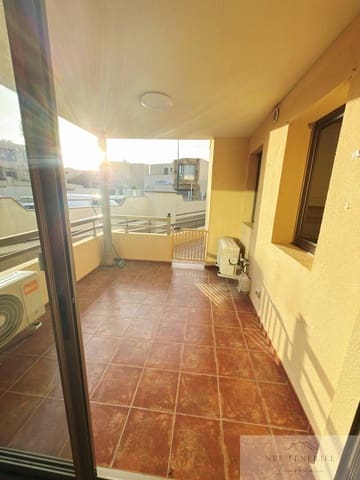3 soveværelse Semi-Rækkehus til salg i El Medano, Granadilla de Abona med garage - € 570.000 (Ref: 9879273)
