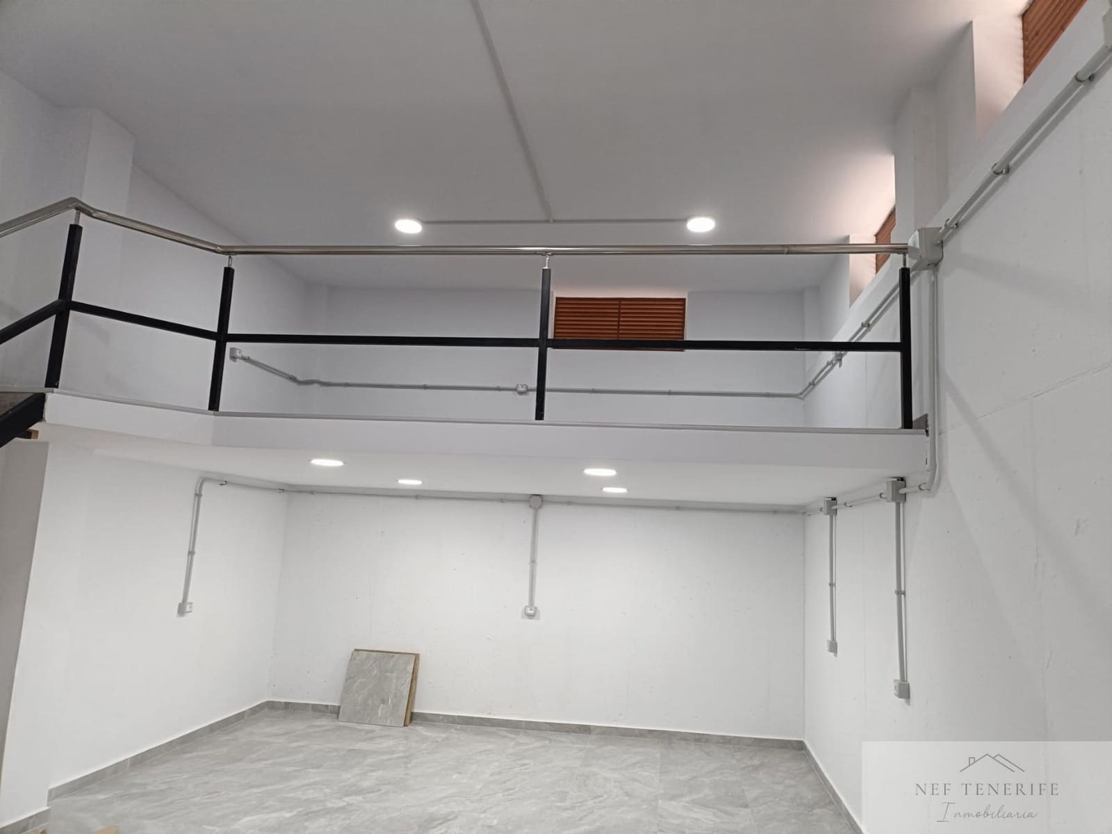 Commerciale in vendita in San Isidro de Abona - 56.000 € (Rif: 9932403)