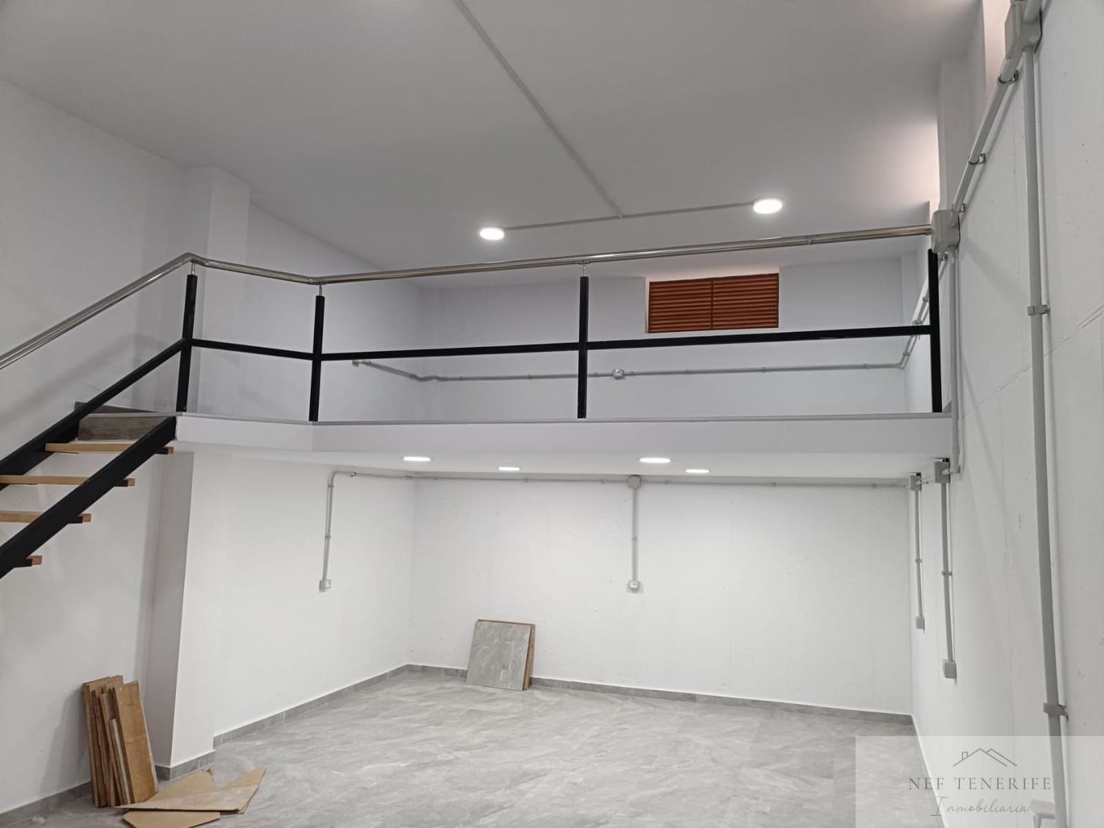 Commerciale in vendita in San Isidro de Abona - 56.000 € (Rif: 9932403)