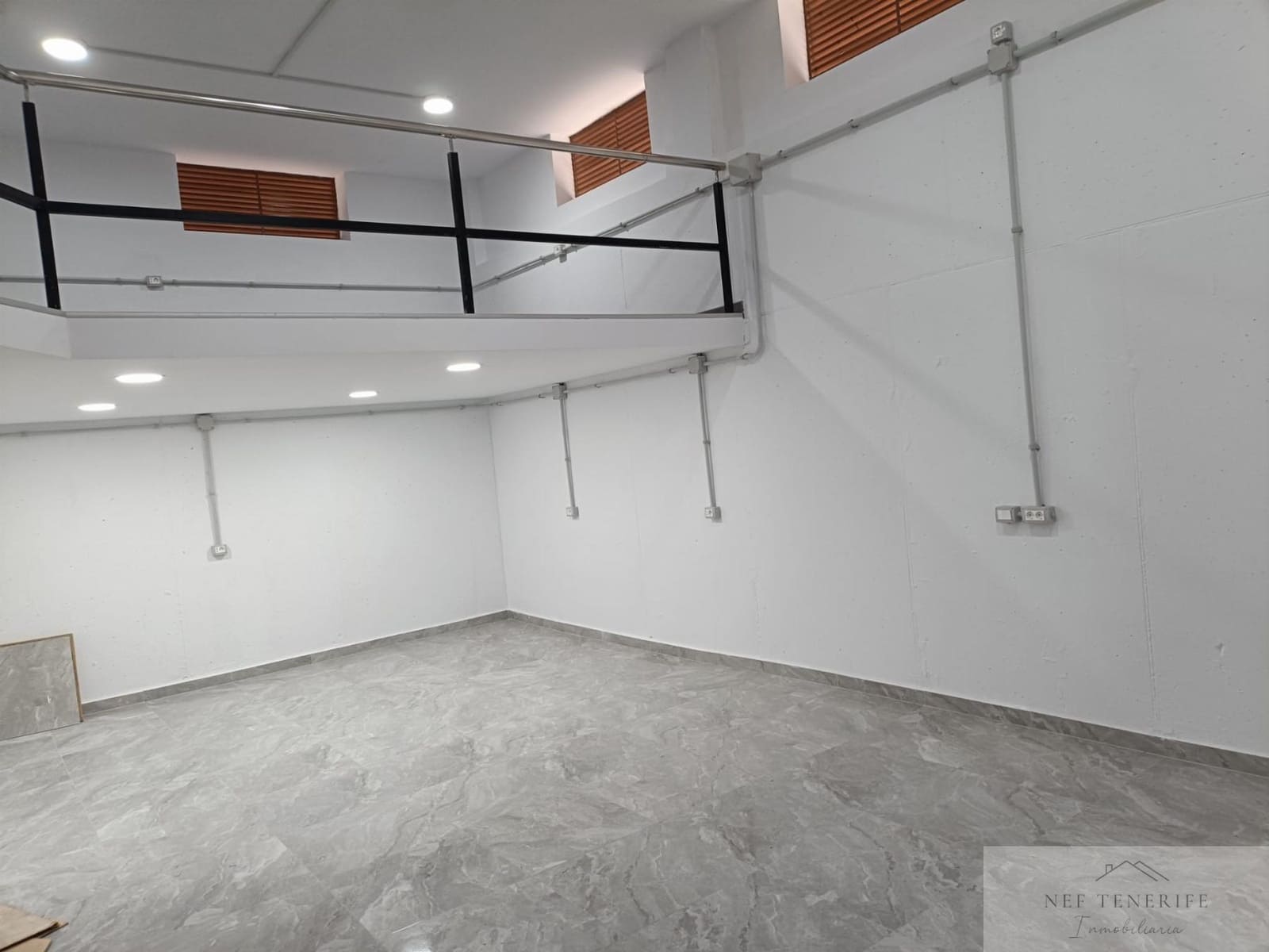 Commerciale in vendita in San Isidro de Abona - 56.000 € (Rif: 9932403)