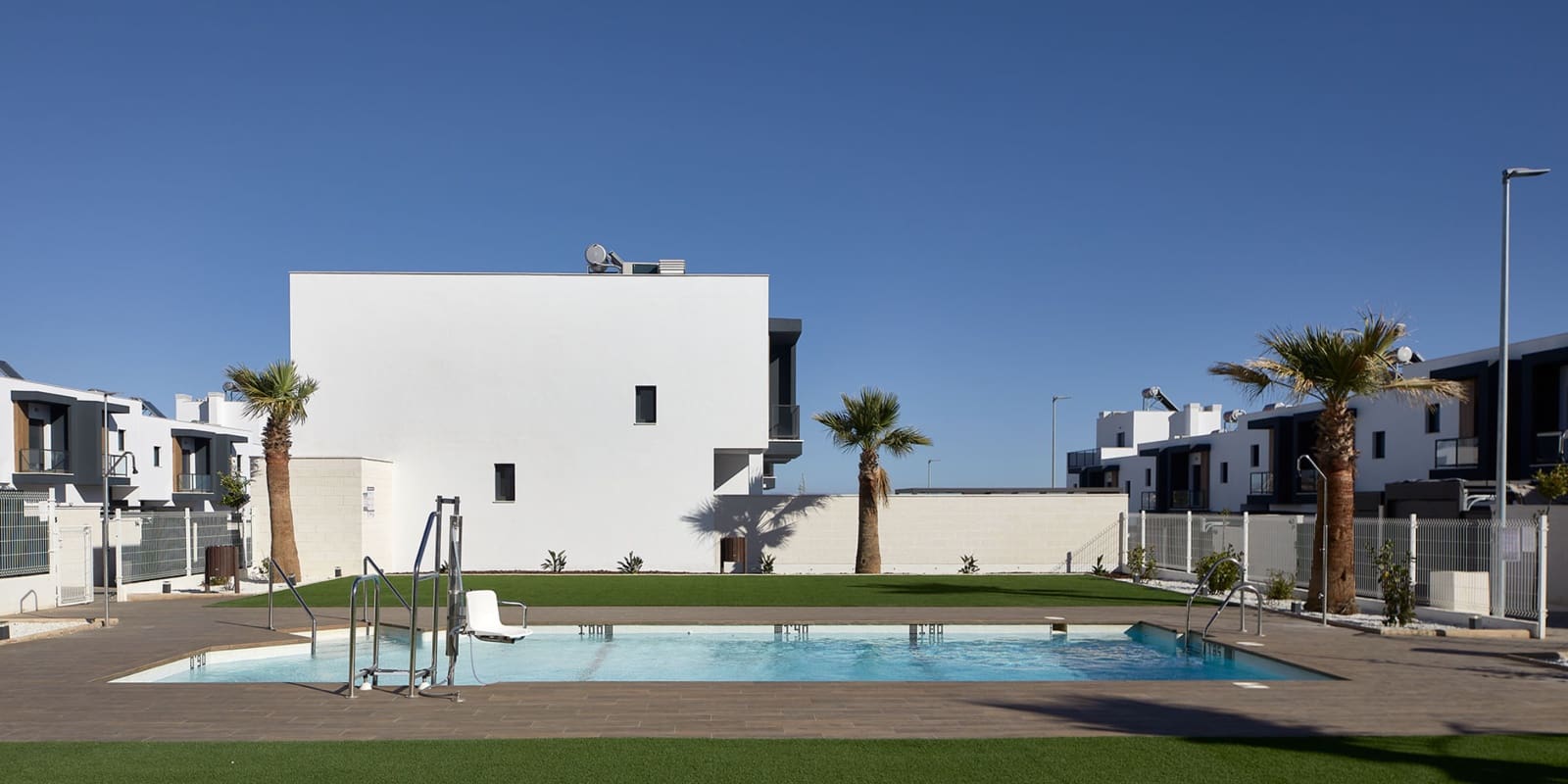 4 sypialnia Dom szeregowy na sprzedaż w Miasto Almeria z basenem garażem - 470 000 € (Ref: 9643399)