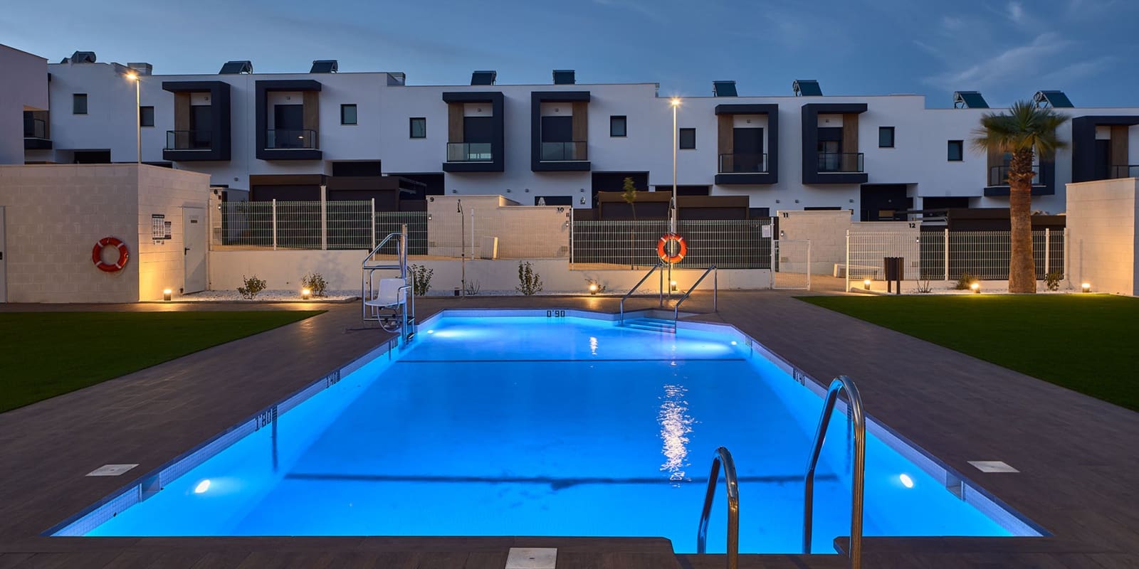 4 sypialnia Dom szeregowy na sprzedaż w Miasto Almeria z basenem garażem - 470 000 € (Ref: 9643399)